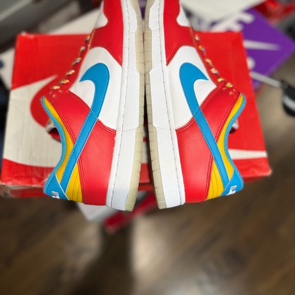 Exclusive LeBron James Fruity Pebbles Dunk - Picture 4 of 7